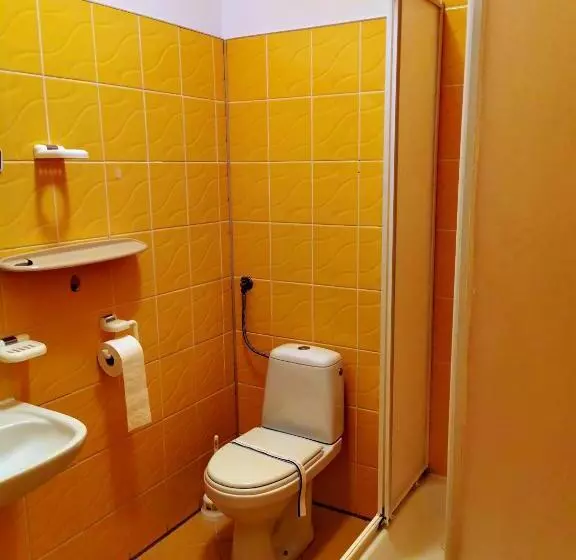 ホテル Aleksandrówka Restauracja I Noclegi