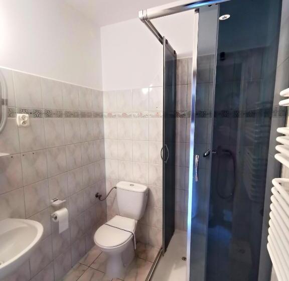 Hotel Aleksandrówka Restauracja I Noclegi