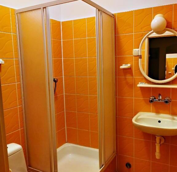 Hotel Aleksandrówka Restauracja I Noclegi