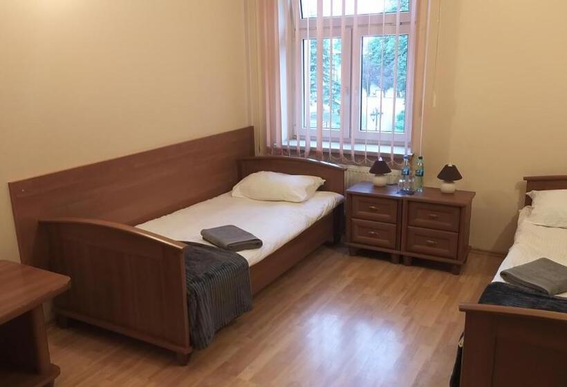 Hotel Aleksandrówka Restauracja I Noclegi