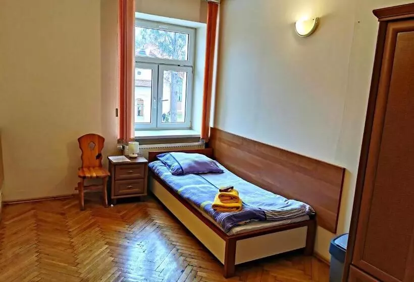 ホテル Aleksandrówka Restauracja I Noclegi