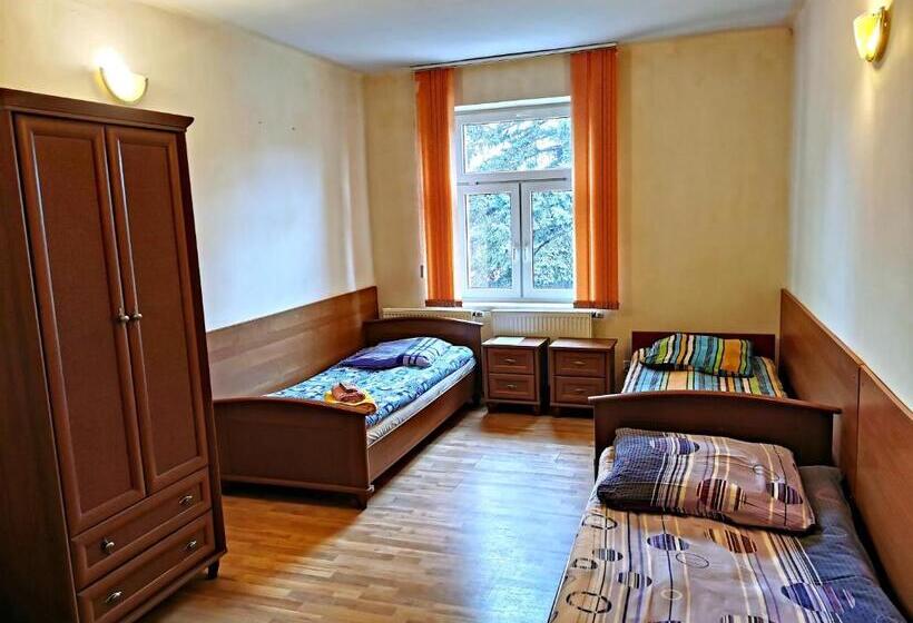 Hotel Aleksandrówka Restauracja I Noclegi