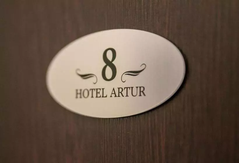 هتل Artur