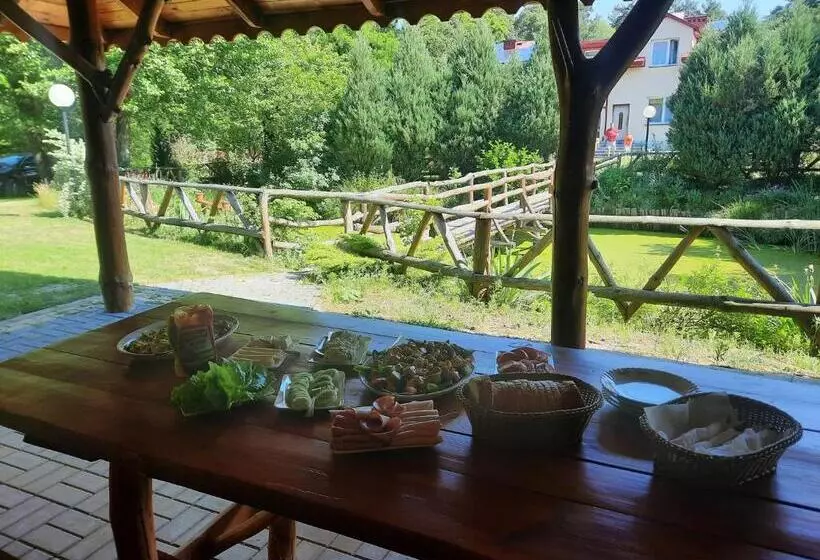 ホテル Gospodarstwo Agroturystyczne Pod Lasem Maria Płazio