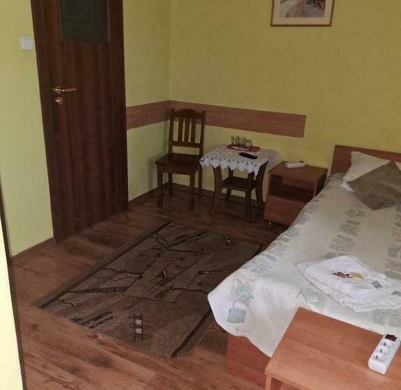 호텔 Ik Warmia  Pensjonat, Hostel