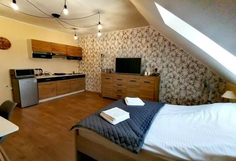 Majatalo Apartament Z Pięknymi Widokami, Około 900m Do Przejrzystego Jeziora Choczewskiego, Blisko Morza