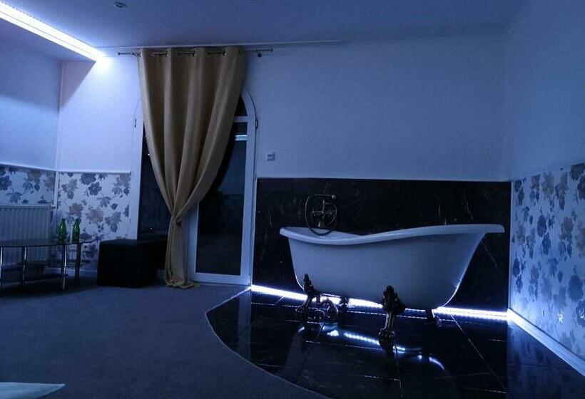 אתר נופש Tara