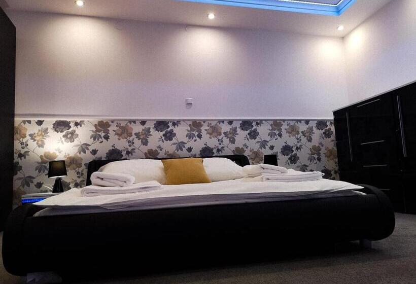 אתר נופש Tara