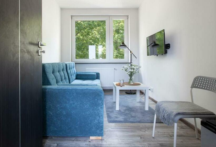 Rj Hostel Chrobrego 79