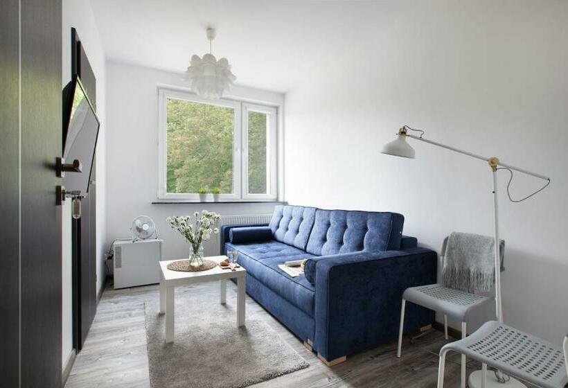 Rj Hostel Chrobrego 79