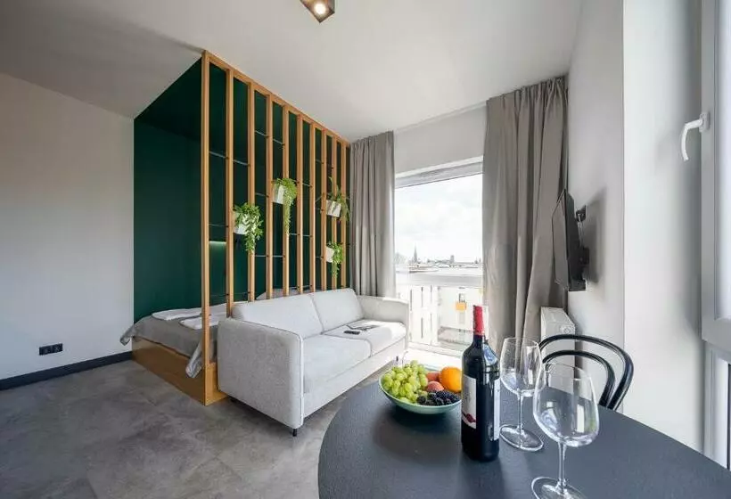 Top Garden Apart