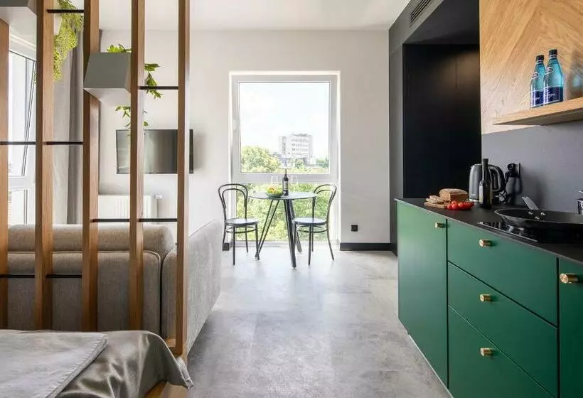 Top Garden Apart