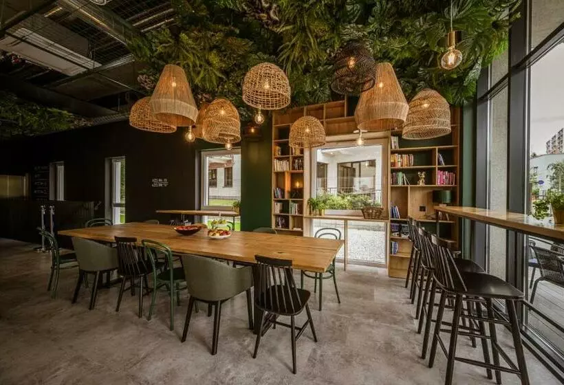 Top Garden Apart