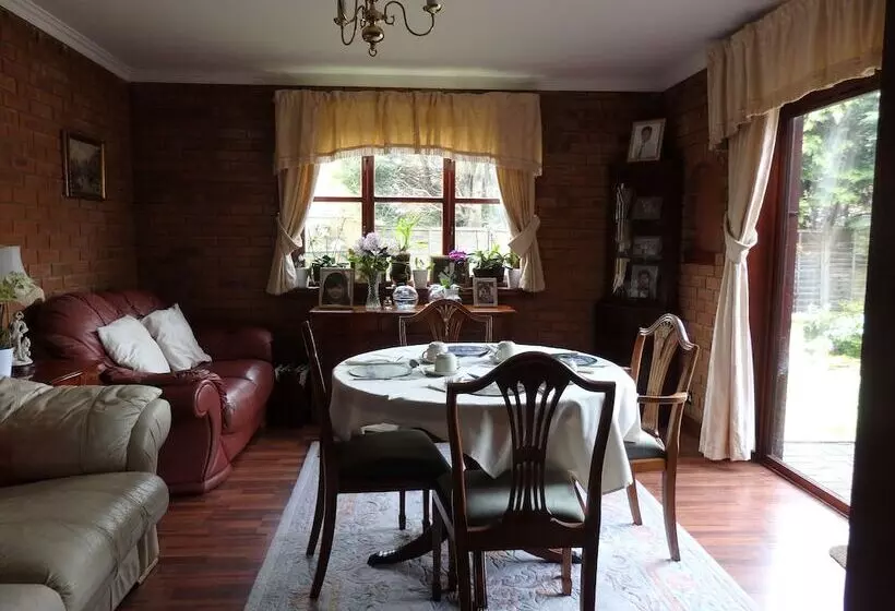 Bed and Breakfast Hay Lane Lodge