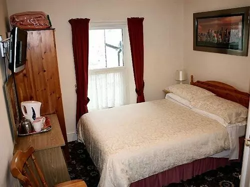 민박 Melbreak House