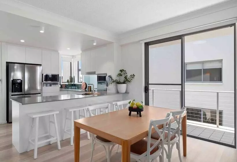 مبيت وإفطار Pacific Marina Apartments