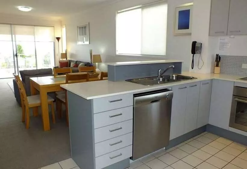 مبيت وإفطار Pacific Marina Apartments