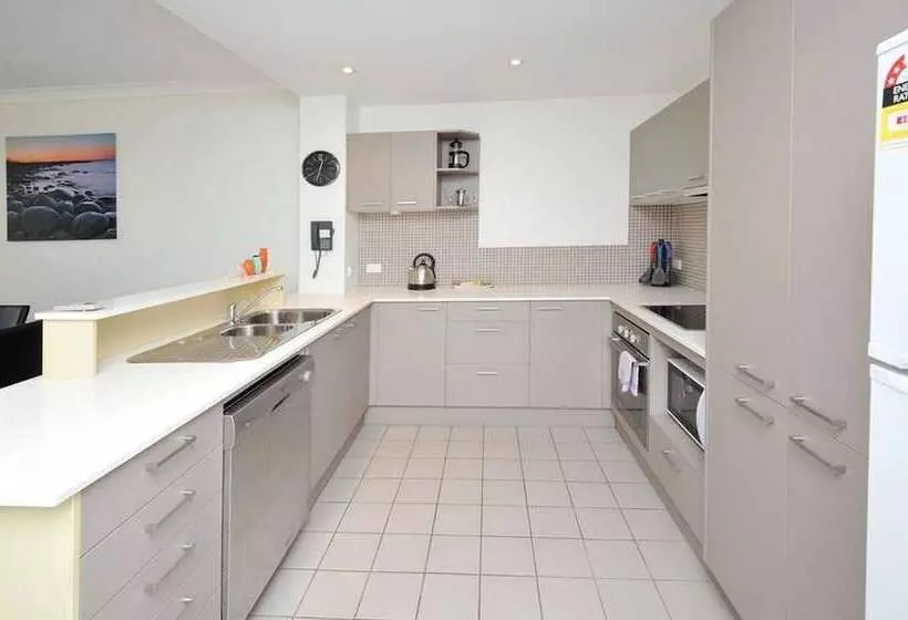 مبيت وإفطار Pacific Marina Apartments