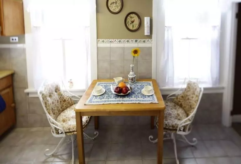 ベッドアンドブレックファースト The Twilight Lodge