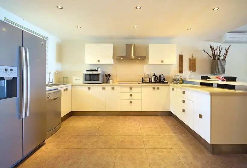 Cape Point Seafront Suites & Penthouse With Lov