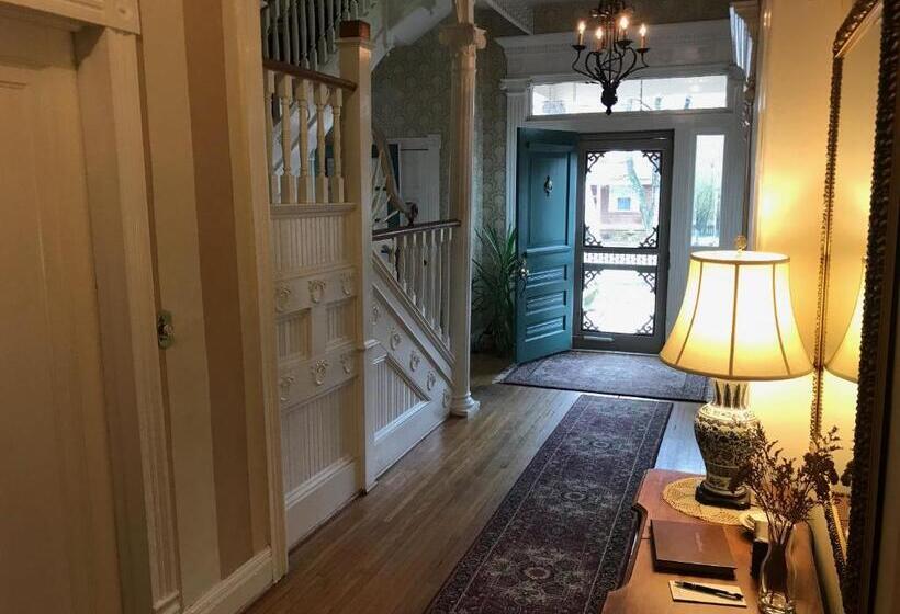 Charles Bass House Bed & Breakfast