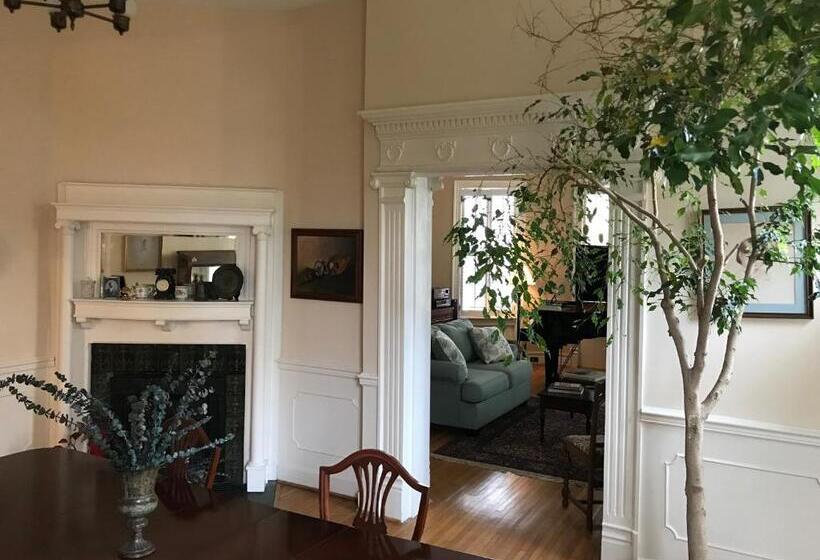 Charles Bass House Bed & Breakfast