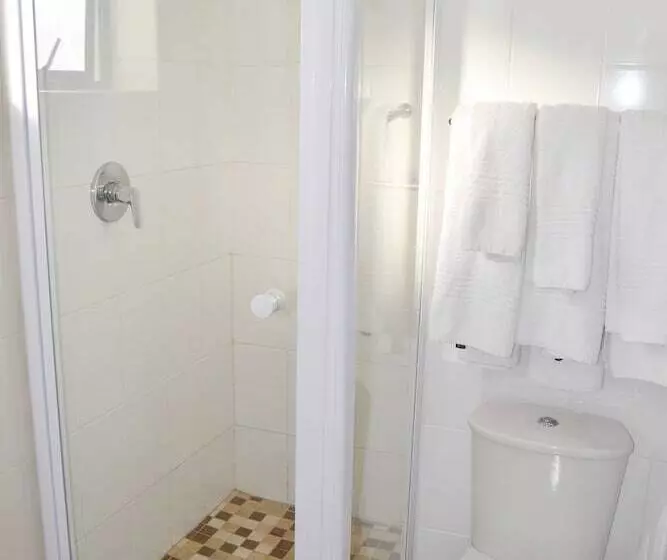 Club Mykonos Athenian Cascades