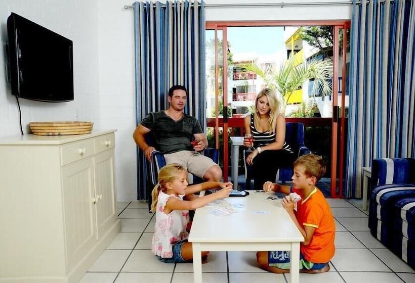 Club Mykonos Athenian Cascades