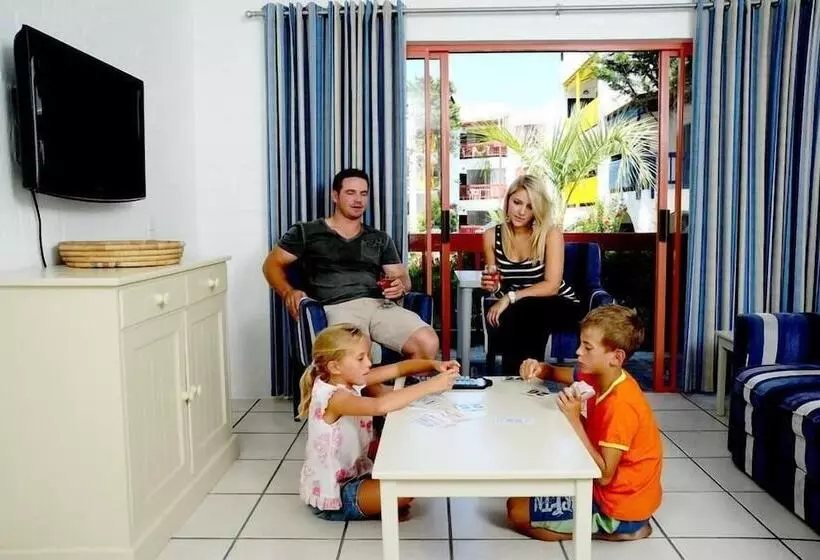 Club Mykonos Athenian Cascades