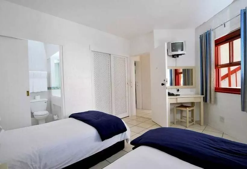 Club Mykonos Athenian Cascades