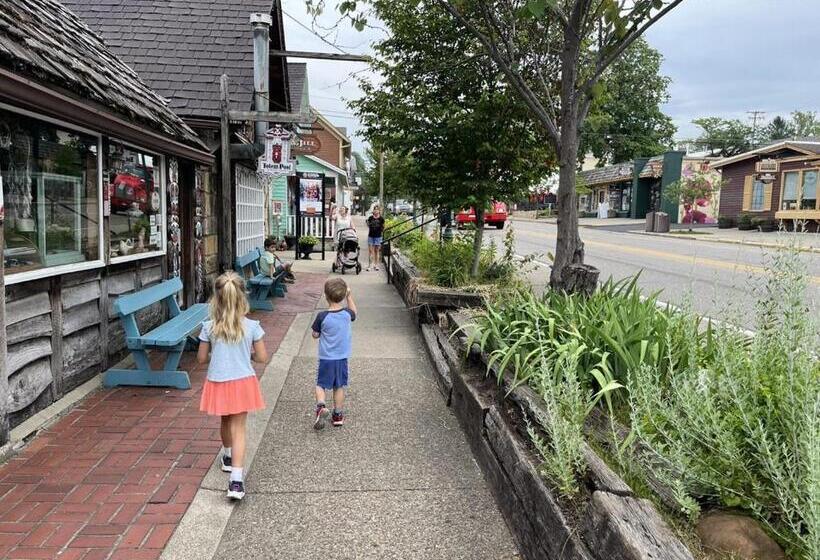 호텔 Artists Colony