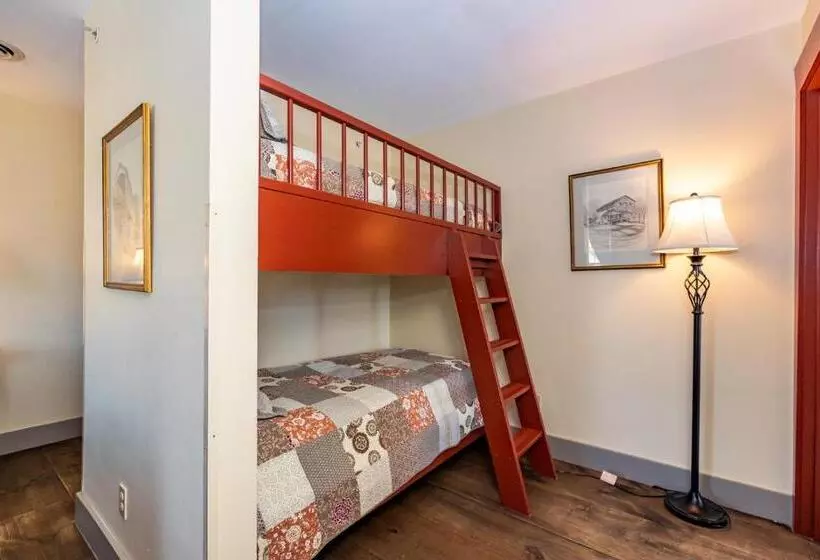 ホテル Artists Colony