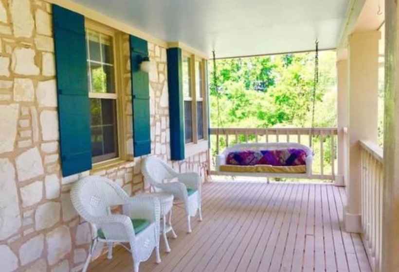 Отель The Crossroads Inn