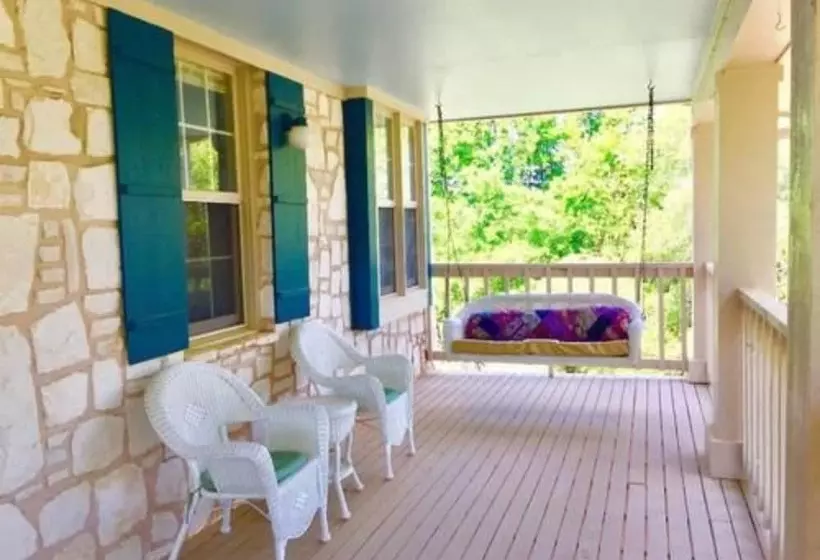 Otel The Crossroads Inn