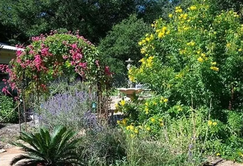 Otel The Crossroads Inn