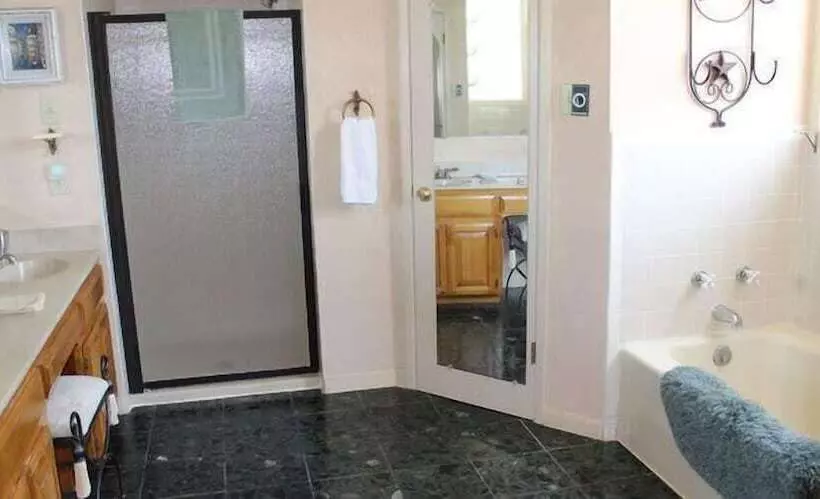 Otel The Crossroads Inn