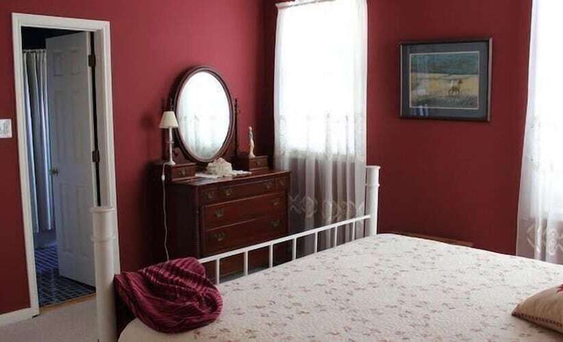 Отель The Crossroads Inn