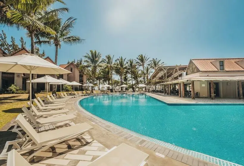 Crystals Beach Resort Belle Mare, A Member Of Radisson Individuals