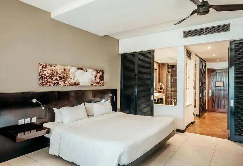 هتل Crystals Beach Resort Belle Mare, A Member Of Radisson Individuals