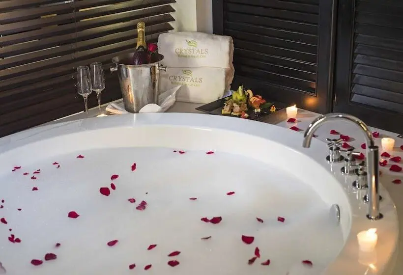 هتل Crystals Beach Resort Belle Mare, A Member Of Radisson Individuals
