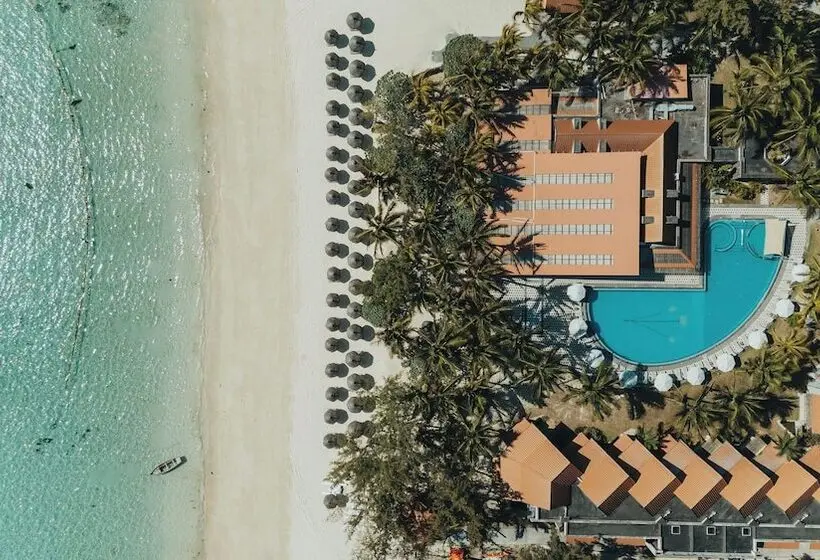 هتل Crystals Beach Resort Belle Mare, A Member Of Radisson Individuals