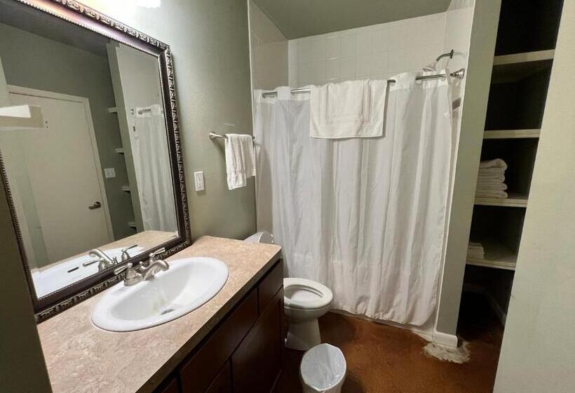 Отель Painted Sky Inn