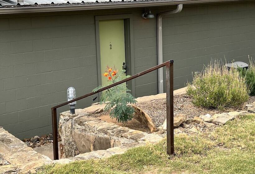 Отель Painted Sky Inn