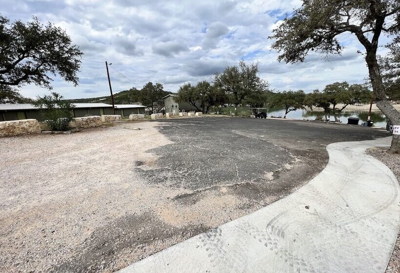 Отель Painted Sky Inn