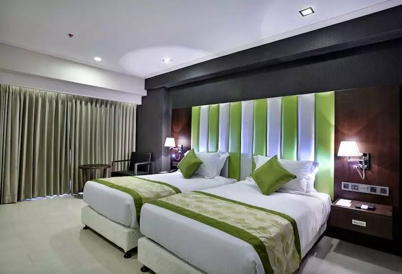 هتل Platinum Grand