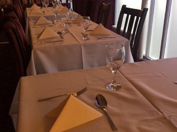 酒店 The George Inn