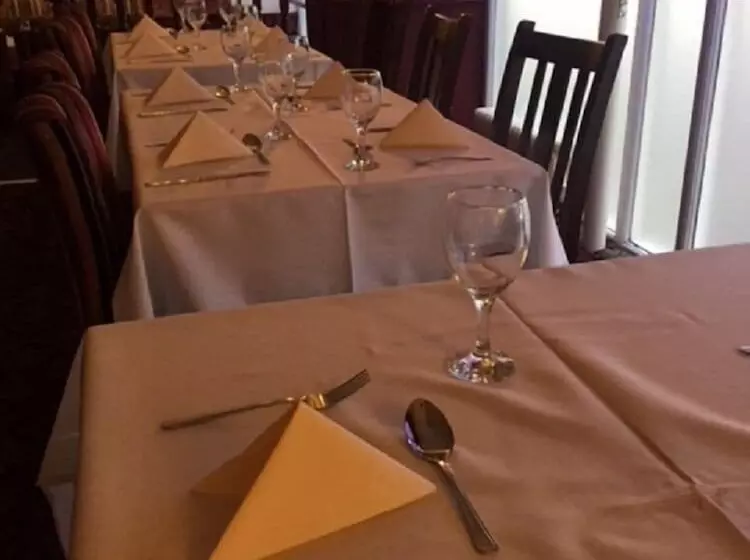 酒店 The George Inn