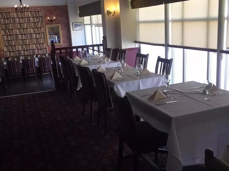 酒店 The George Inn