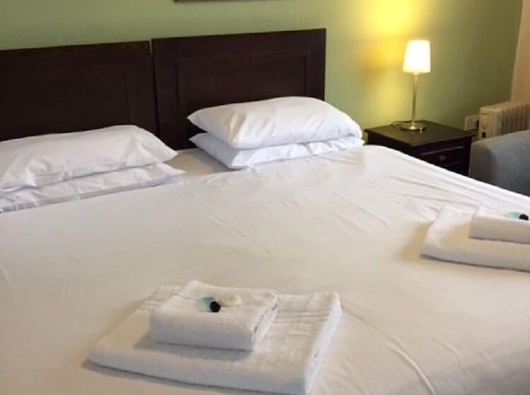 酒店 The George Inn