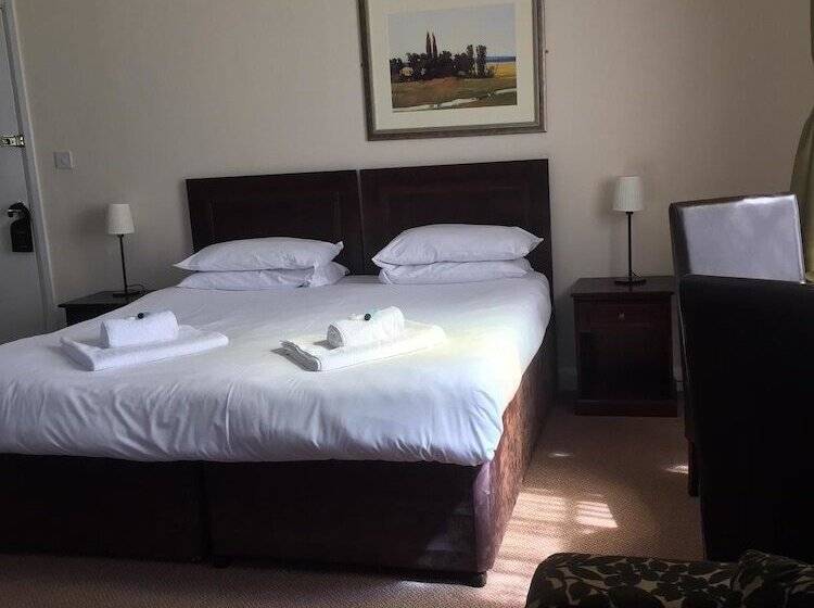 酒店 The George Inn